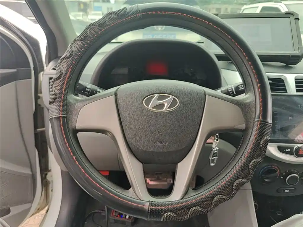 Hyundai Verna 2018 — фото 11