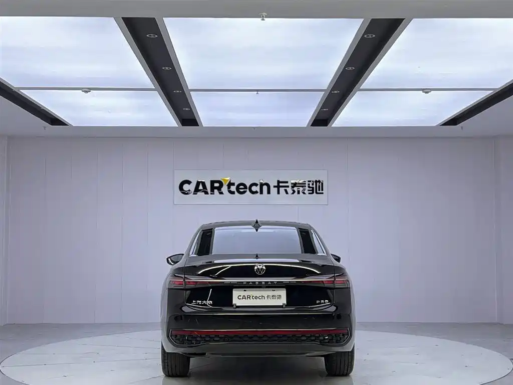 Volkswagen Passat 2025