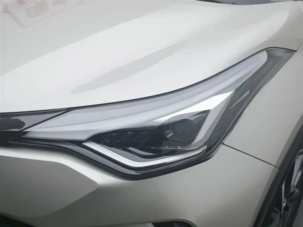 Toyota C-HR 2021 — фото 7