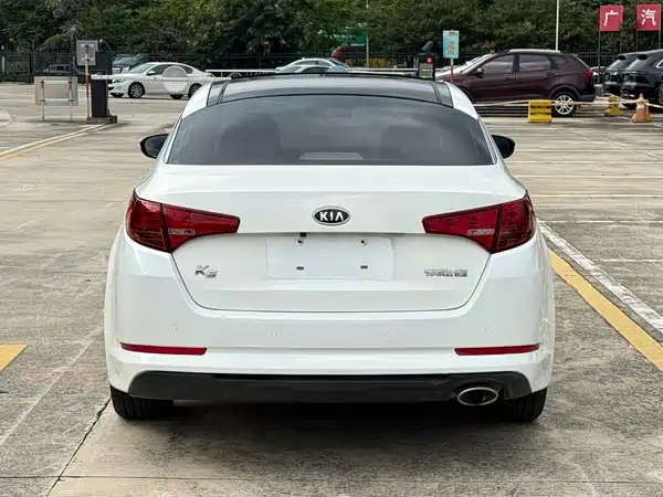 Kia K5 2011