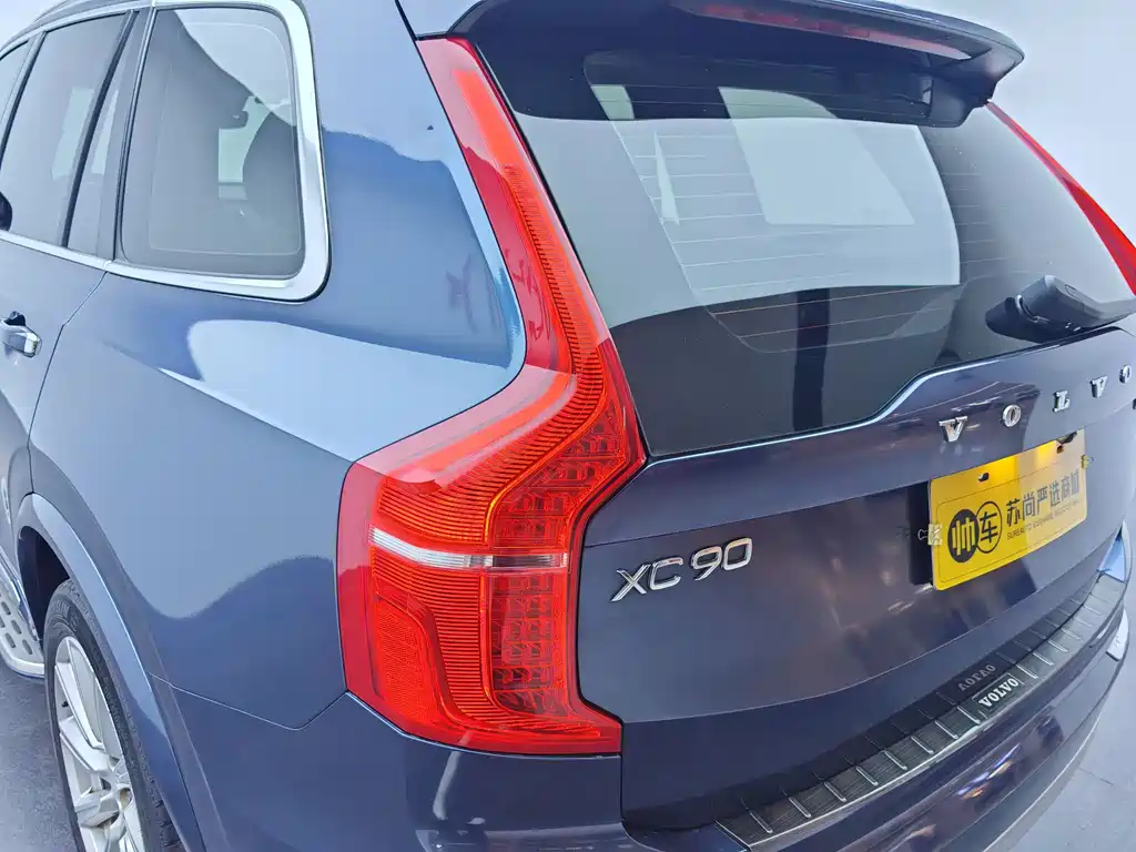 Volvo XC90 2018 — фото 16