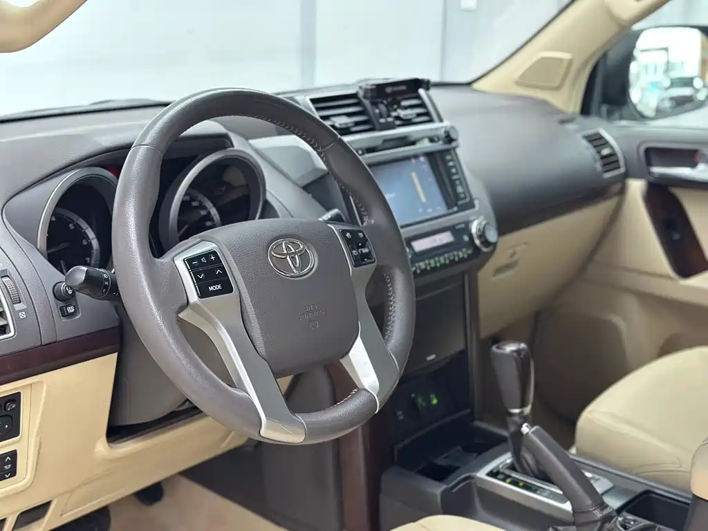 Toyota Prado 2016 — фото 16