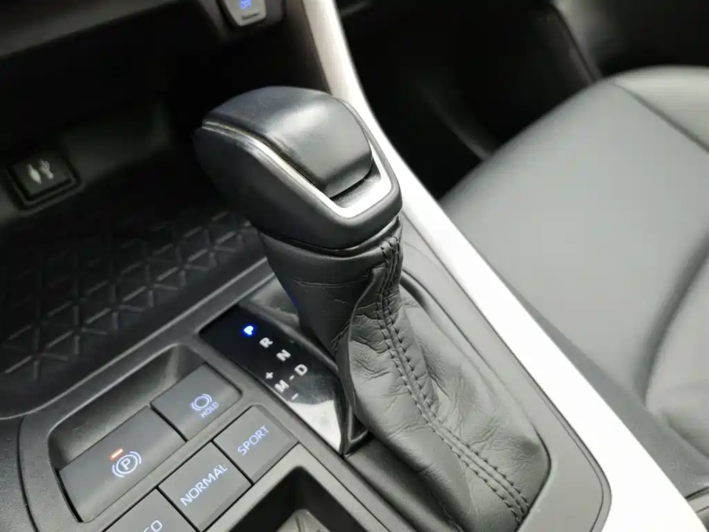 Toyota Wildlander 2021 — фото 13