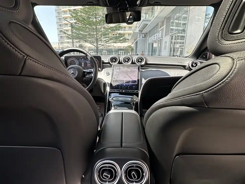 Mercedes-Benz C-Class 2023 — фото 18