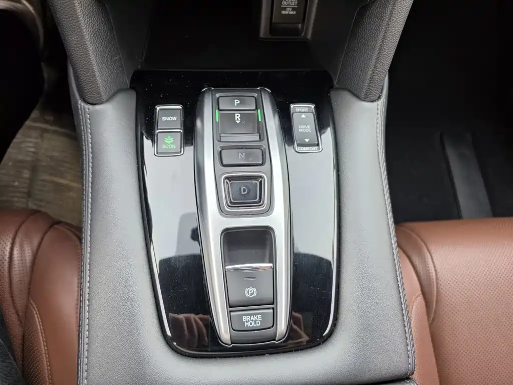 Honda UR-V 2017 — фото 8