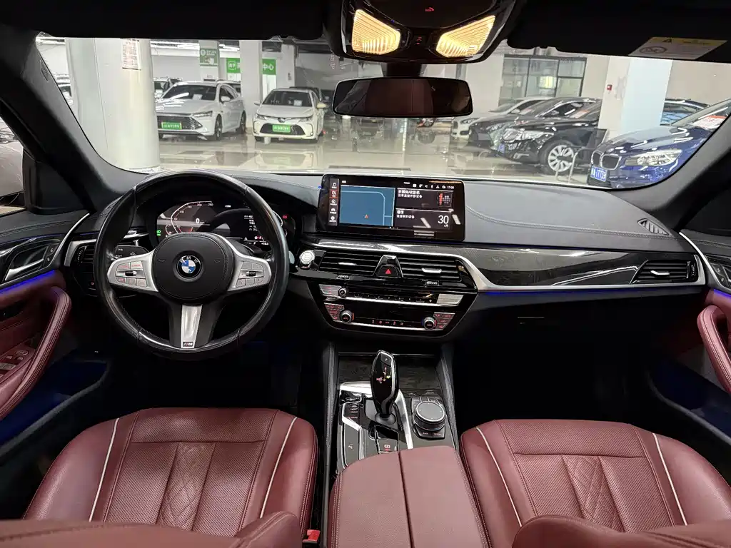 BMW 5 Series 2023 — фото 11