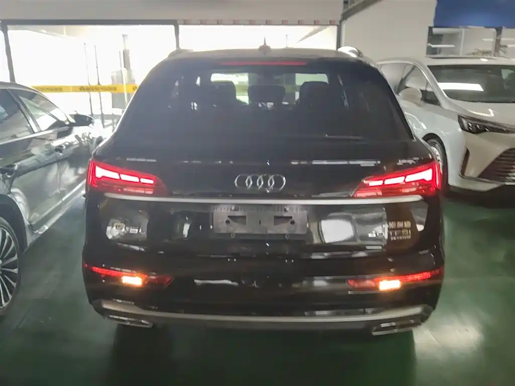 Audi Q5L 2022 — фото 6