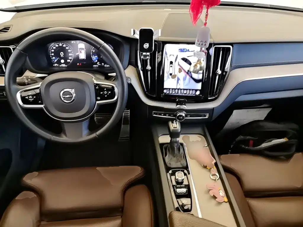 Volvo XC60 2020 — фото 10