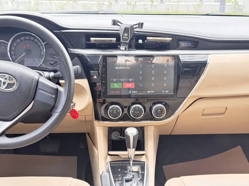 Toyota Corolla 2015 — фото 15