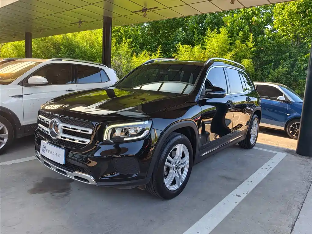 Mercedes-Benz GLB 2023