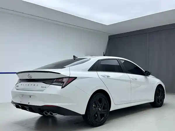 Hyundai Elantra 2023
