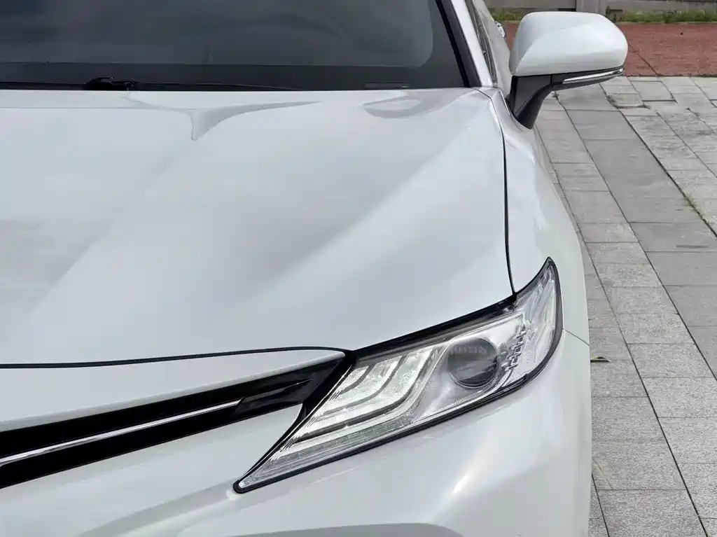 Toyota Camry 2020 — фото 12
