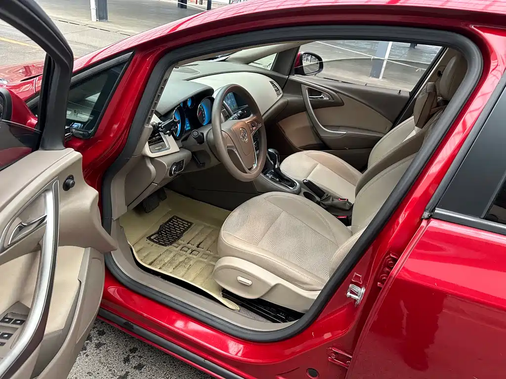 Buick Excelle 2015 — фото 14