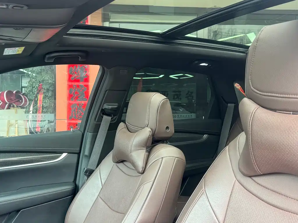Cadillac XT5 2024 — фото 10