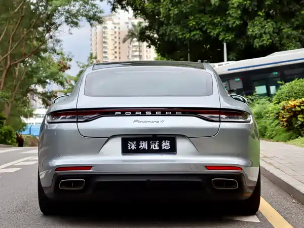 Porsche Panamera 2022