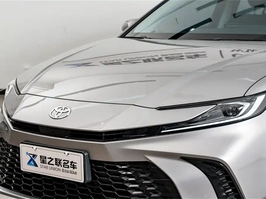Toyota Camry 2025 — фото 4