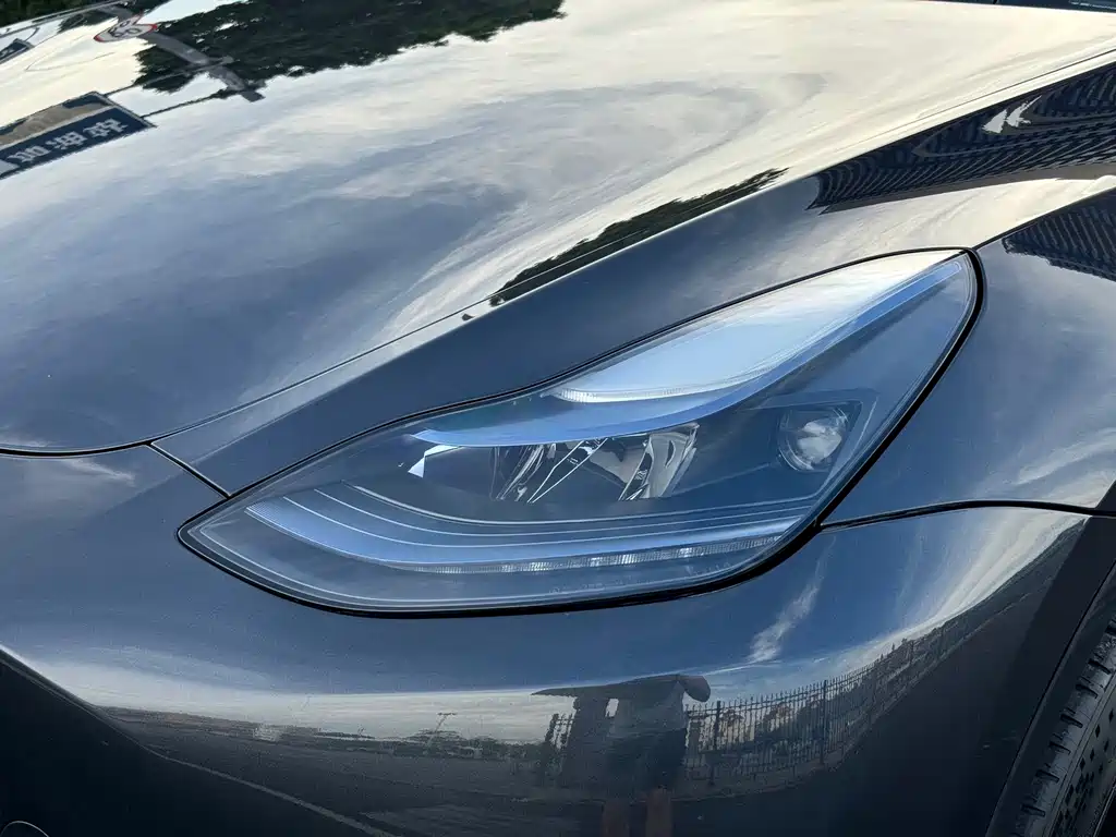 Tesla Model Y 2024 — фото 4