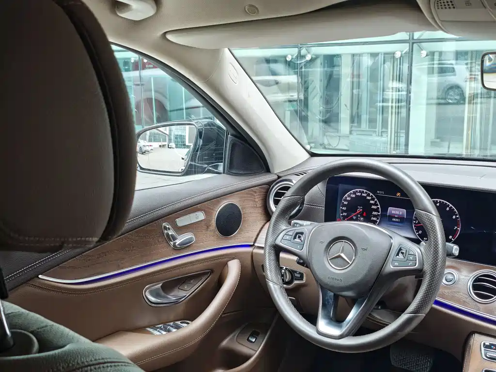 Mercedes-Benz E-Class 2018 — фото 17