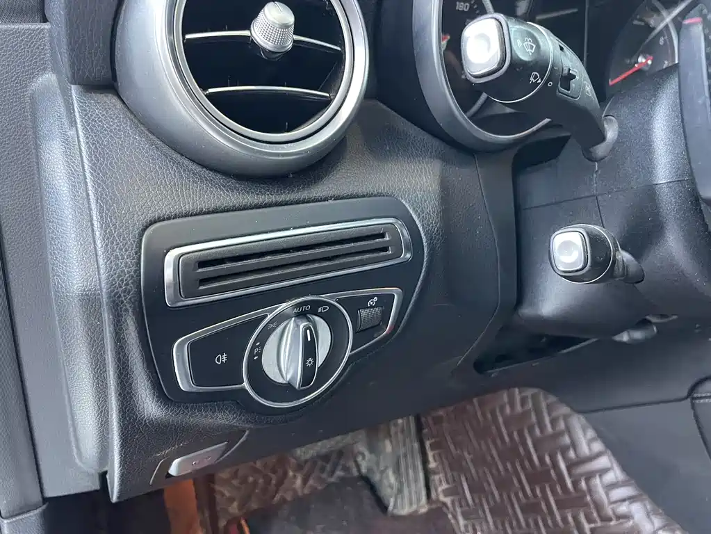 Mercedes-Benz GLC 2017 — фото 10