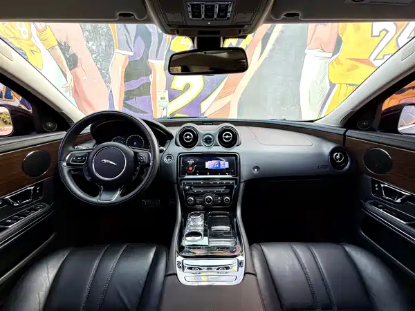 Jaguar XJ 2017