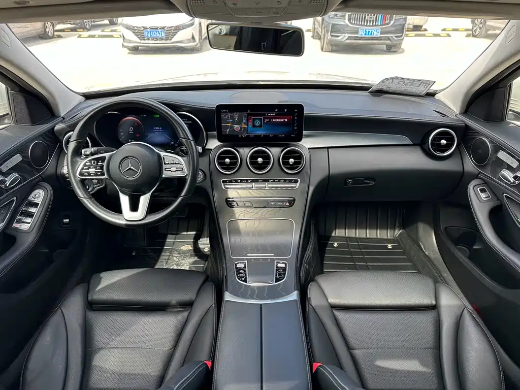 Mercedes-Benz C-Class 2018 — фото 12