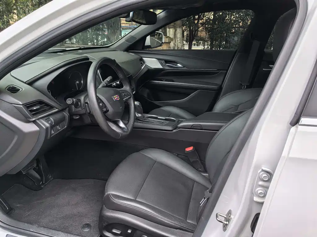 Cadillac CT4 2021 — фото 4