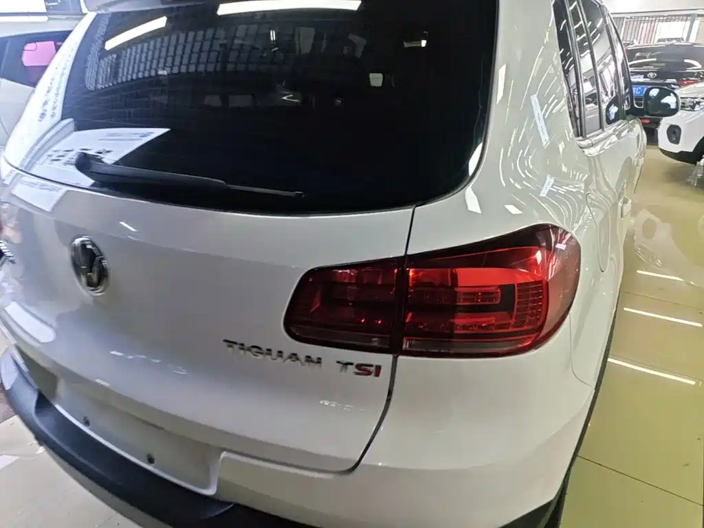 Volkswagen Tiguan 2015 — фото 24