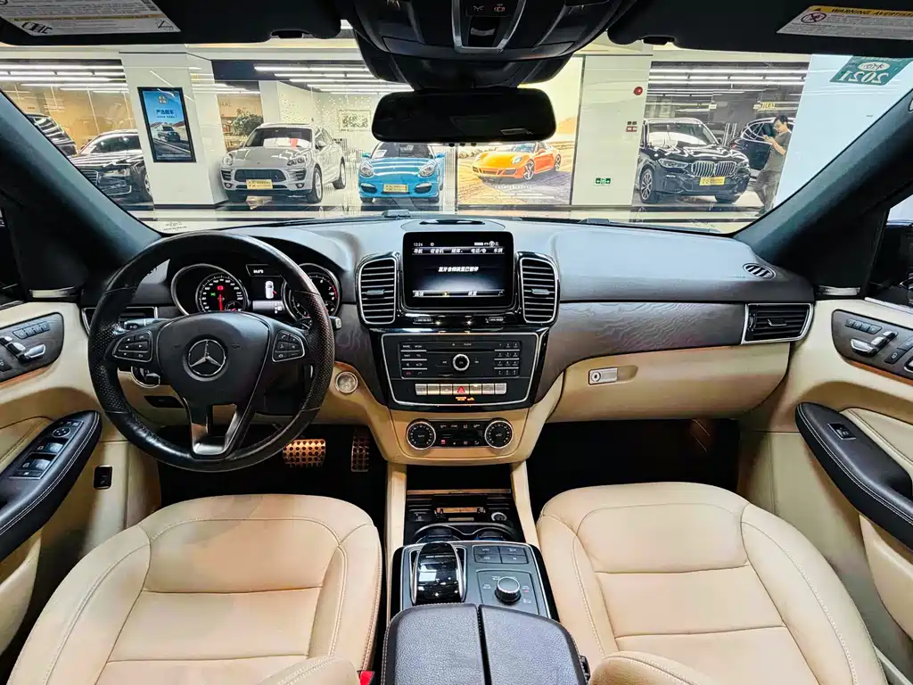 Mercedes-Benz GLE AMG 2017 — фото 14