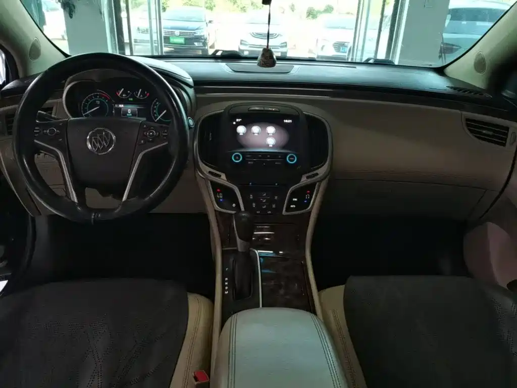 Buick LaCrosse 2015 — фото 10