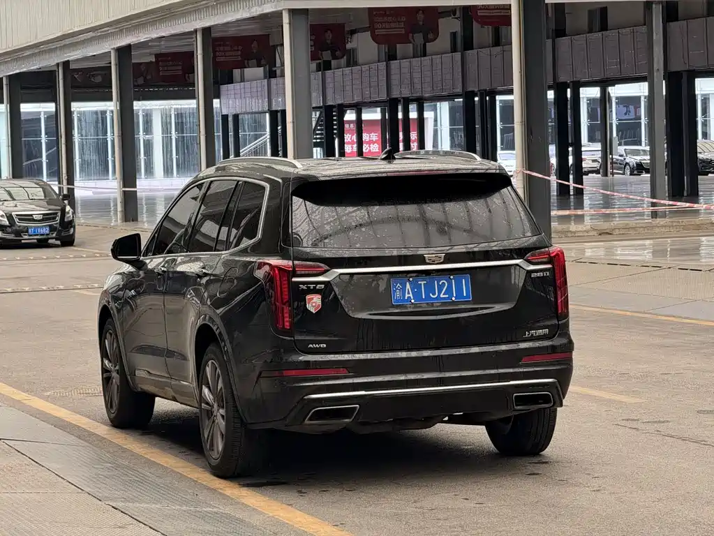 Cadillac XT6 2020 — фото 11