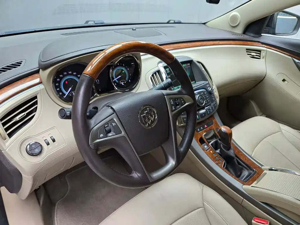 Buick LaCrosse 2012 — фото 6