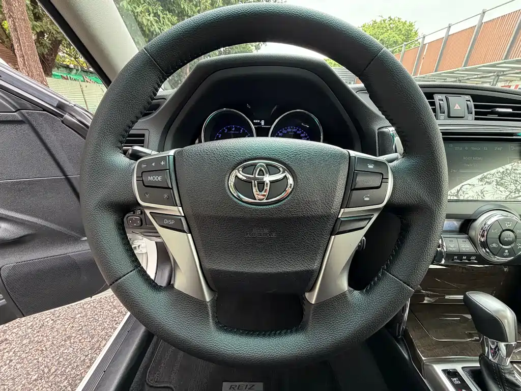 Toyota Reiz 2016 — фото 15