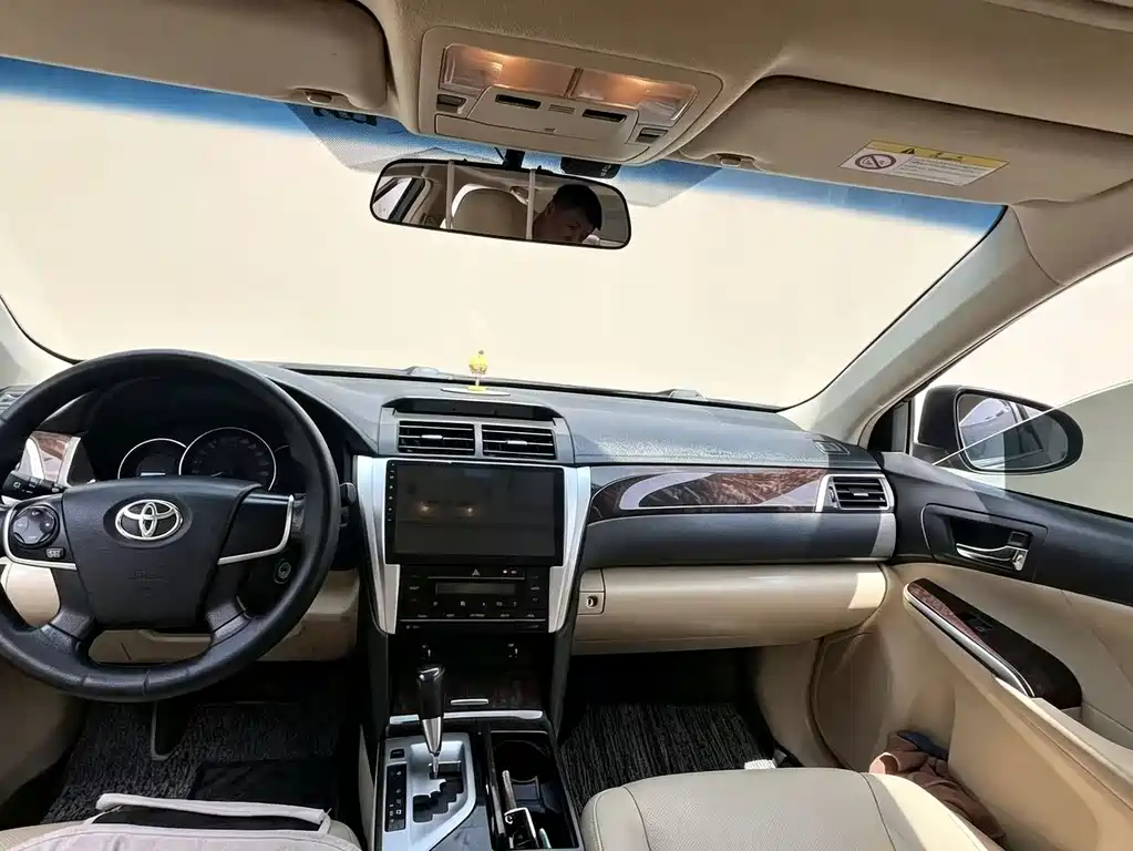 Toyota Camry 2016 — фото 7
