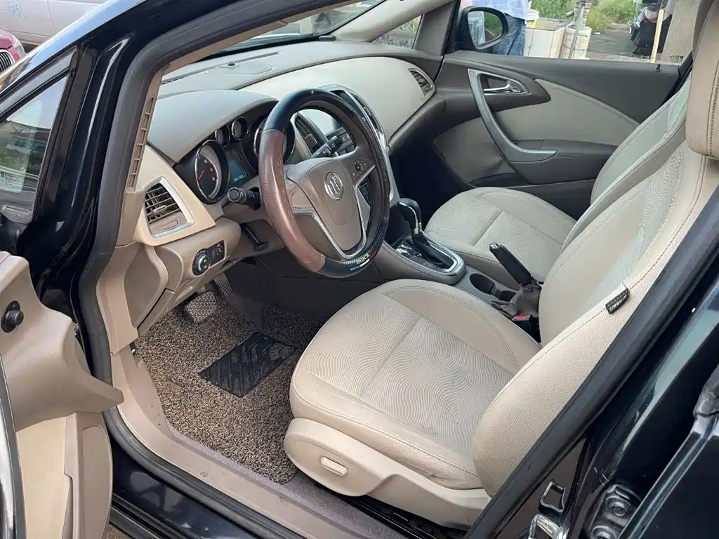 Buick Excelle 2015