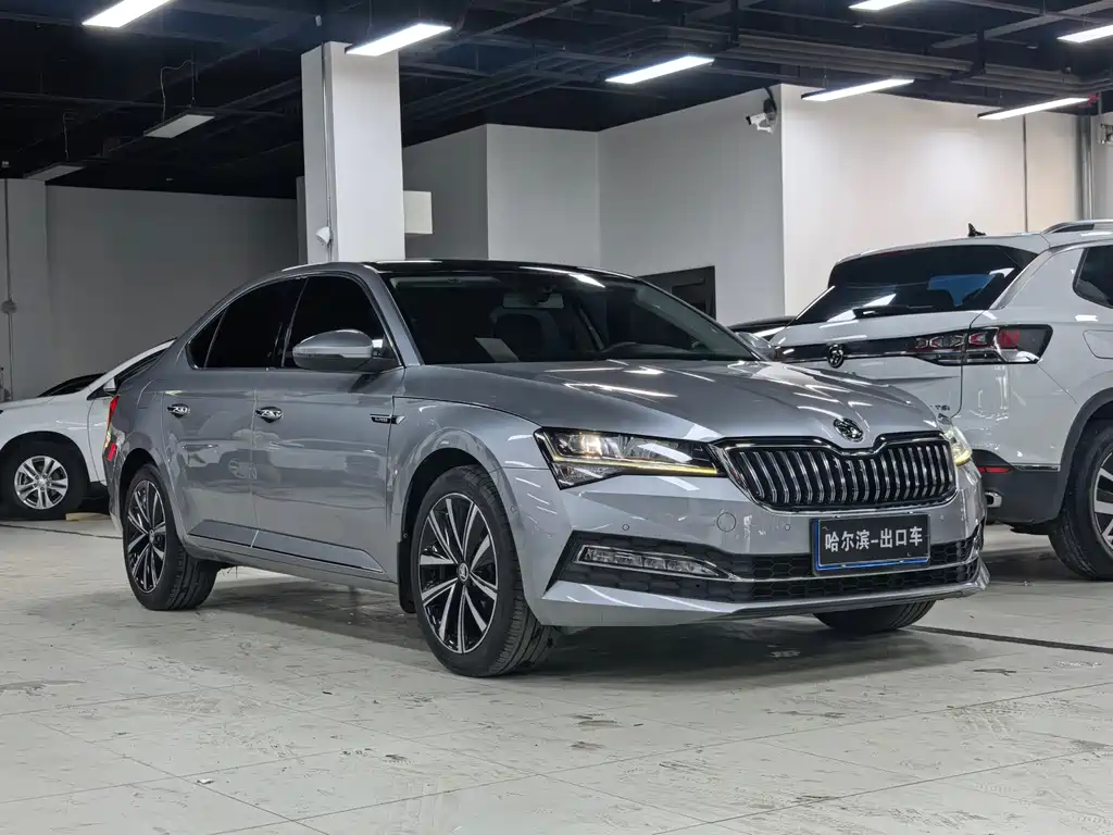 Skoda Superb 2023 — фото 3