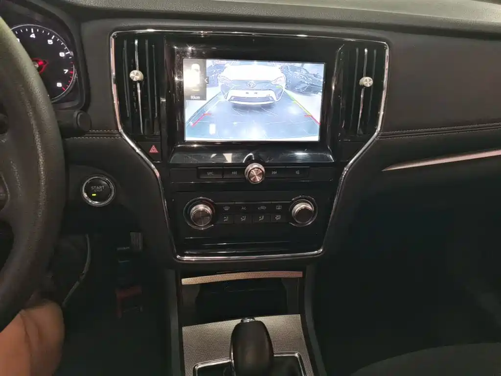 Roewe i6 Classic 2019 — фото 13