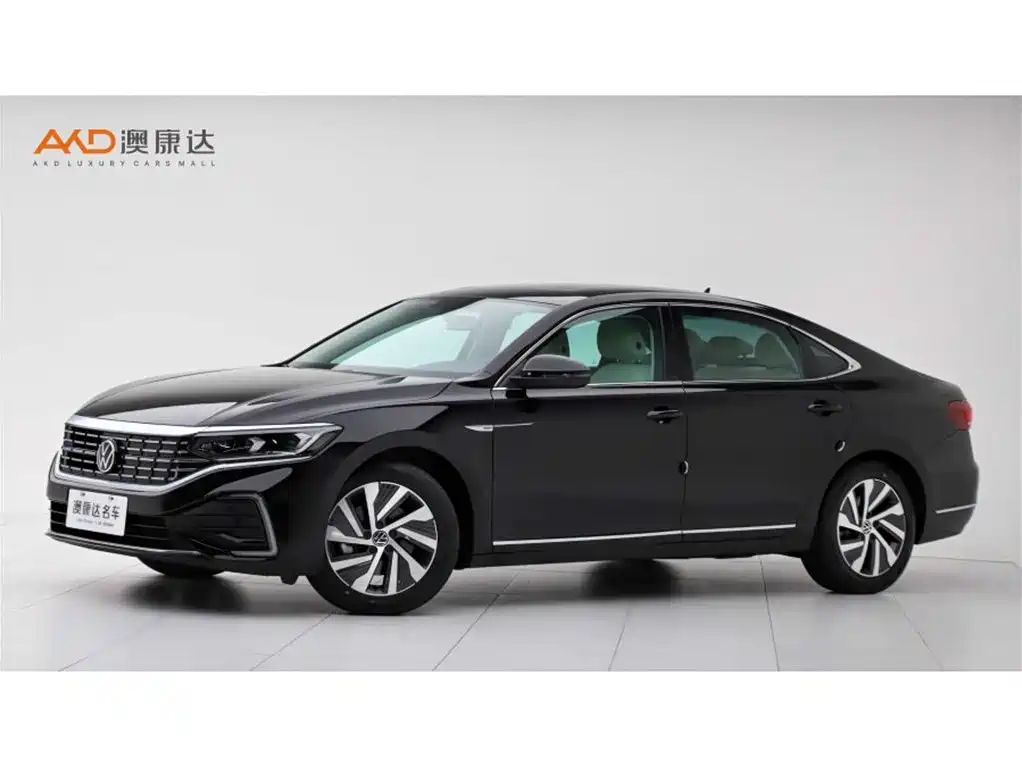 Volkswagen Passat PHEV 2022 — фото 1