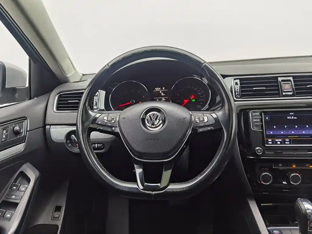 Volkswagen Sagitar 2017 — фото 11