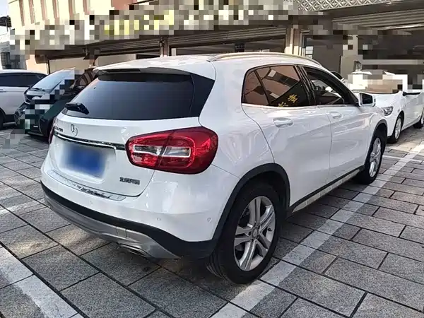 Mercedes-Benz GLA 2016