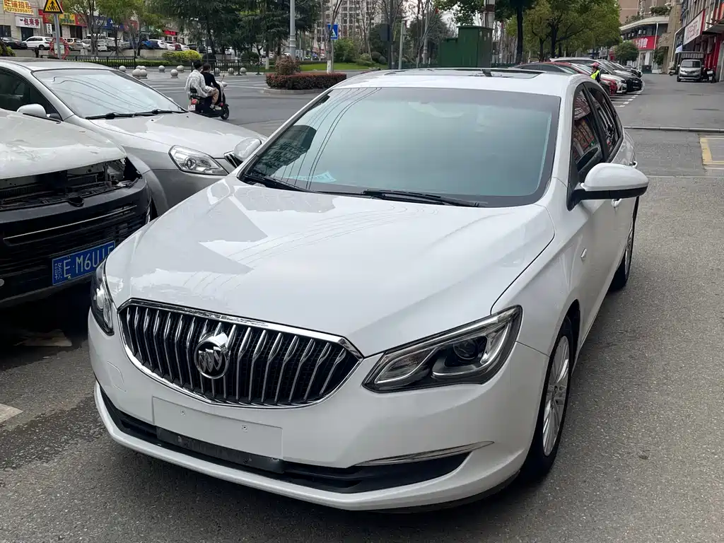 Buick Excelle 2016 — фото 1