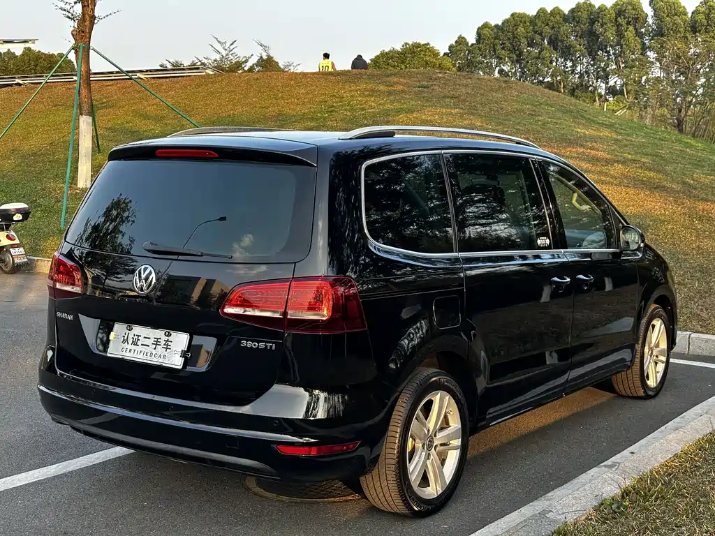Volkswagen Sharan 2017 — фото 8