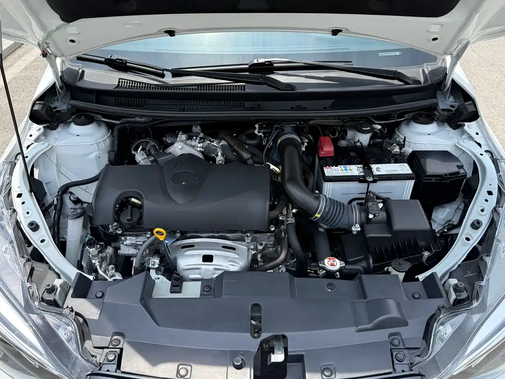 Toyota Yaris L 2023 — фото 15