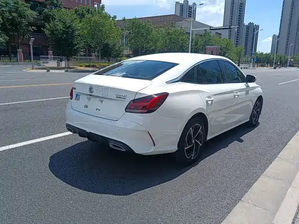 MG MG5 2021