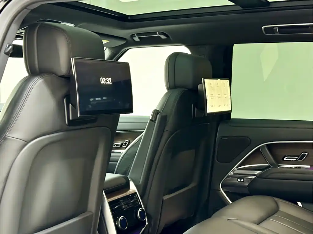 Land Rover Range Rover 2024 — фото 11