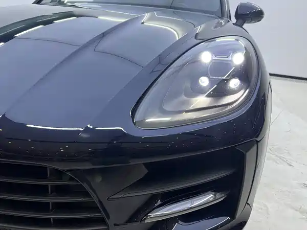 Porsche Macan 2021