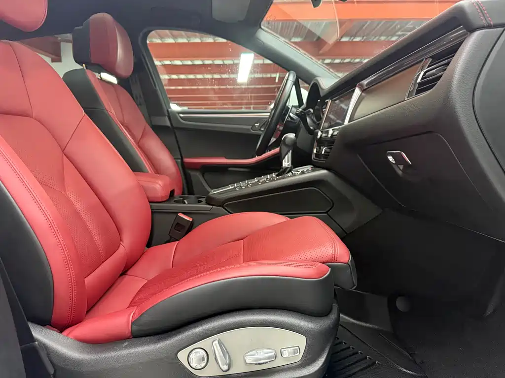 Porsche Macan 2019 — фото 20