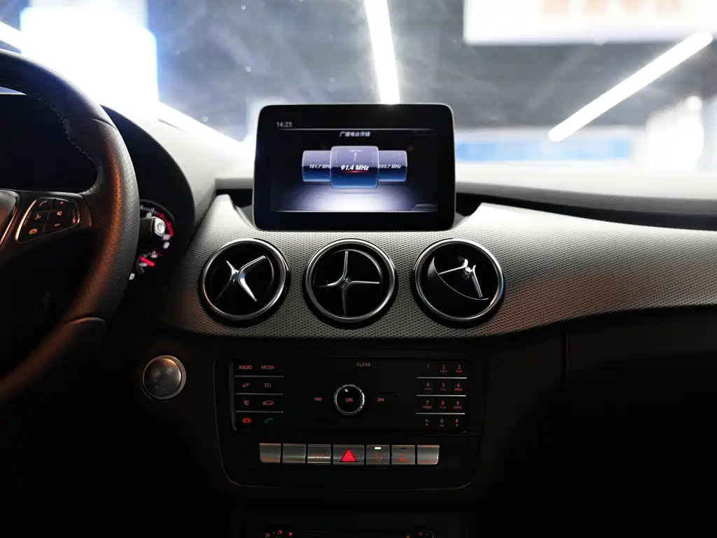 Mercedes-Benz B-Class 2018 — фото 18