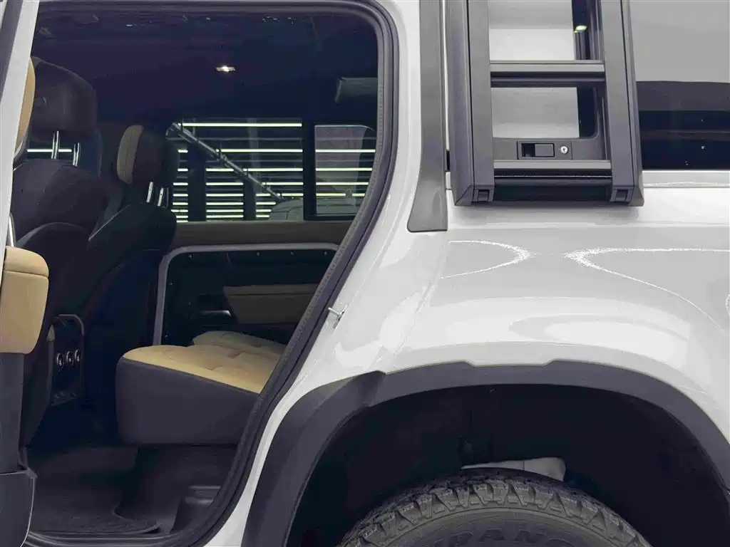 Land Rover Defender 2026 — фото 9