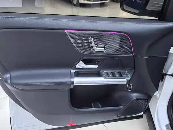 Mercedes-Benz GLA 2023