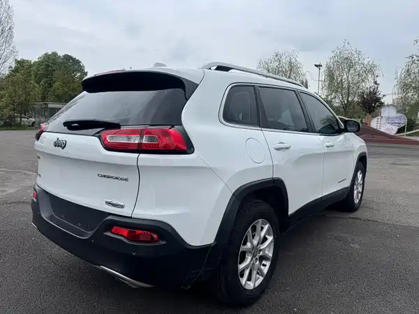 Jeep Cherokee 2016